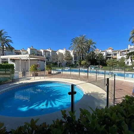 Διαμέρισμα Hacienda - Primera Linea De Playa, Piscinas Y Jardines Tropicales Εστεπόνα