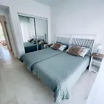Hacienda - Primera Linea De Playa, Piscinas Y Jardines Tropicales * Estepona