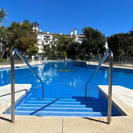 Apartment Hacienda - Primera Linea De Playa, Piscinas Y Jardines Tropicales Estepona