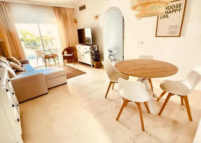 Brisa Del Mar, Pool & * 에스테포나