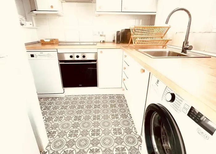 Brisa Del Mar, Pool & 아파트